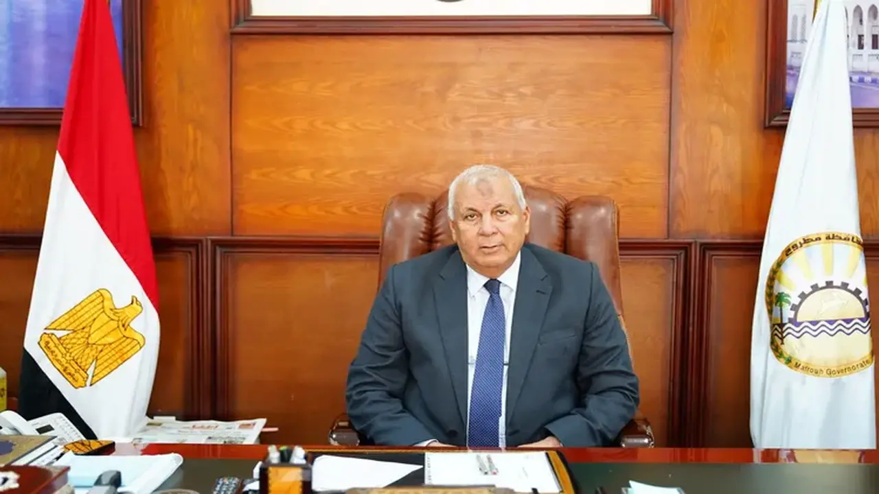 محافظ مطروح يمنح إجازة لـ 50% من العاملين لمواجهة موجة الطقس السيء